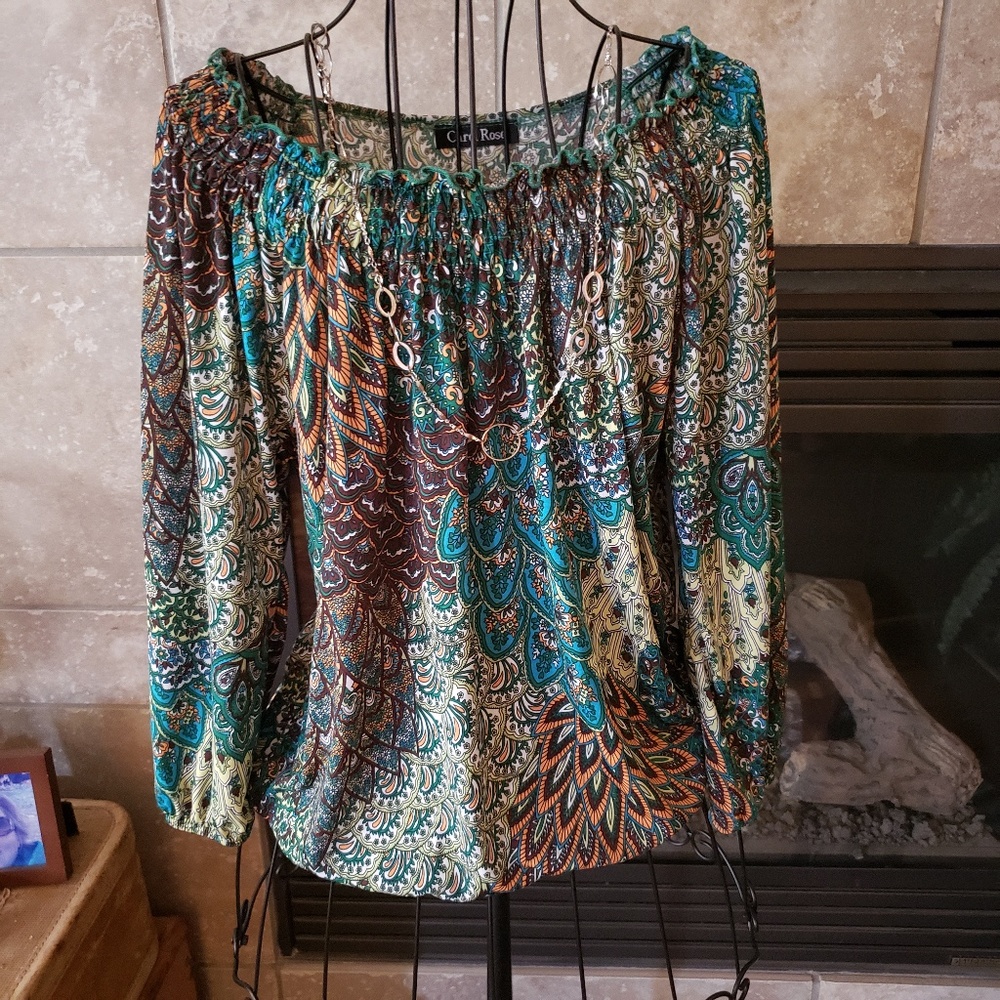 Beautiful blouse with peacock coloring, size M